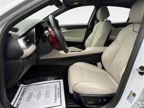 Used 2023 Genesis G70 3.3T w/ Sport Prestige Package image 10