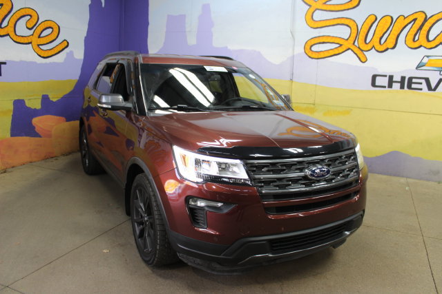 Used 2018 Ford Explorer XLT w/ XLT Appearance Package AWD/4WD image 2