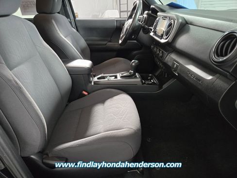 Used 2019 Toyota Tacoma TRD Sport w/ Technology Package image 19