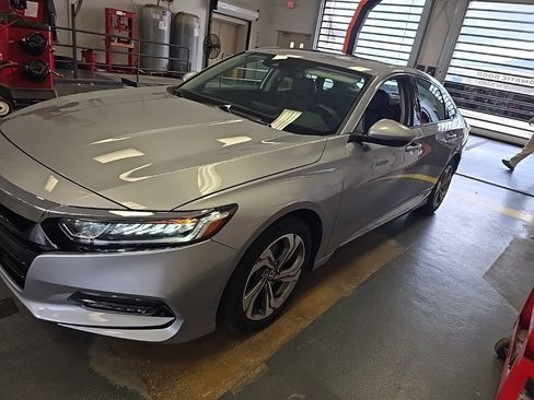 Used 2018 Honda Accord EX-L image 2