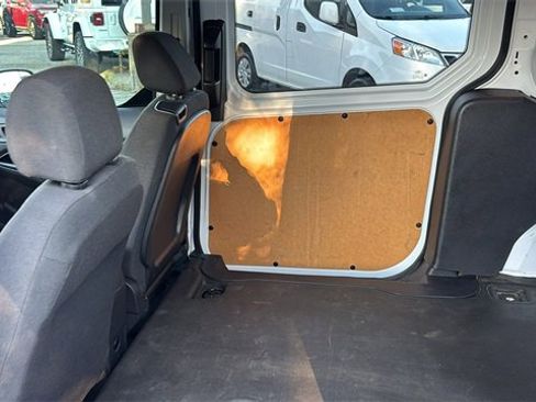 Used 2015 Ford Transit Connect XLT image 9