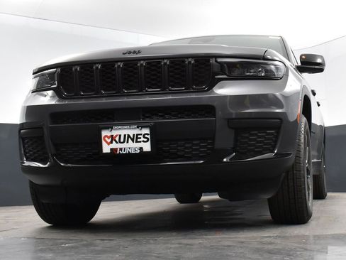 Used 2025 Jeep Grand Cherokee L Altitude image 50