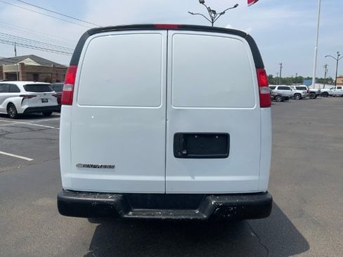 Used 2020 Chevrolet Express 2500 image 7