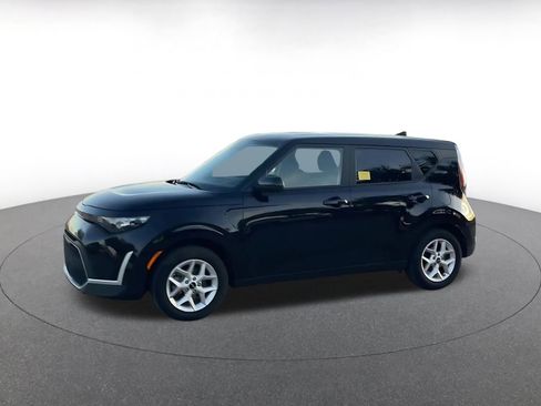 Used 2025 Kia Soul LX w/ LX Technology Package image 8