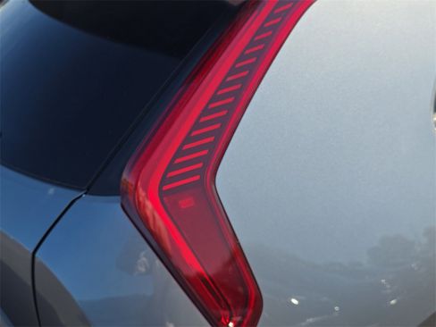 New 2025 Kia Niro Wind image 11