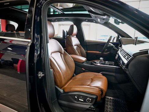 Used 2017 Audi Q7 3.0T Prestige image 31