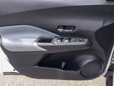 Used 2024 Nissan Kicks SR w/ SR Premium Package FWD image 23