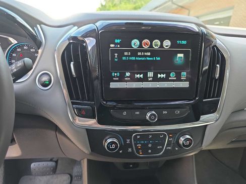 Used 2019 Chevrolet Traverse LT image 13
