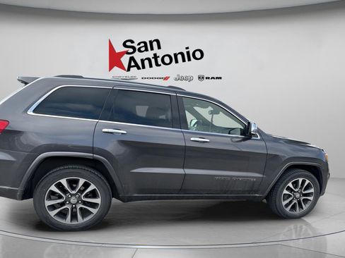 Used 2017 Jeep Grand Cherokee Overland AWD/4WD image 23
