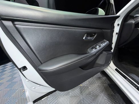 Used 2023 Nissan Sentra SV image 13