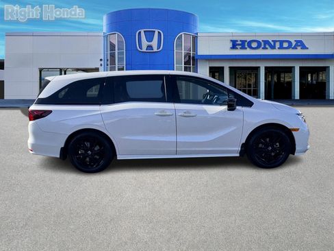 Used 2024 Honda Odyssey Sport image 8