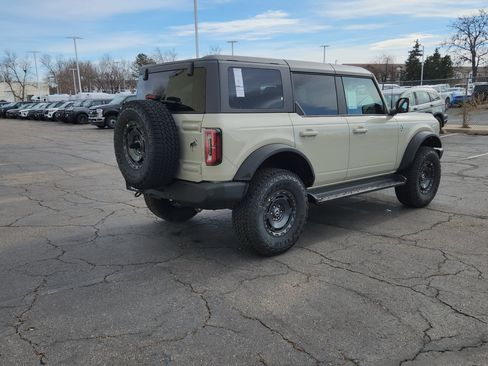 New 2025 Ford Bronco Outer Banks w/ Sasquatch Package image 13