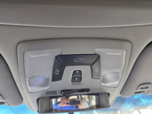 Used 2017 Toyota Sienna XLE image 16