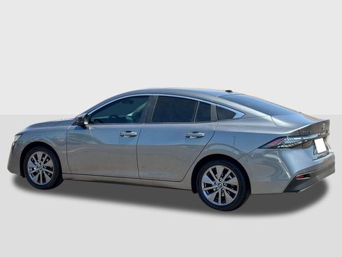 New 2026 Nissan Sentra SL FWD image 3