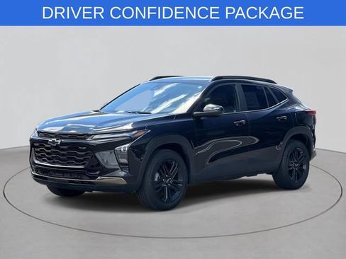 Used 2025 Chevrolet Trax ACTIV w/ Driver Confidence Package FWD image 1