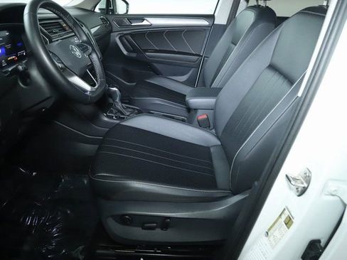 Used 2024 Volkswagen Tiguan SE FWD image 19
