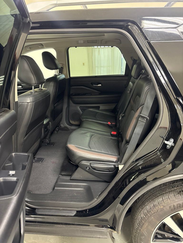 Used 2025 Nissan Pathfinder Platinum w/ Cargo Package FWD image 23