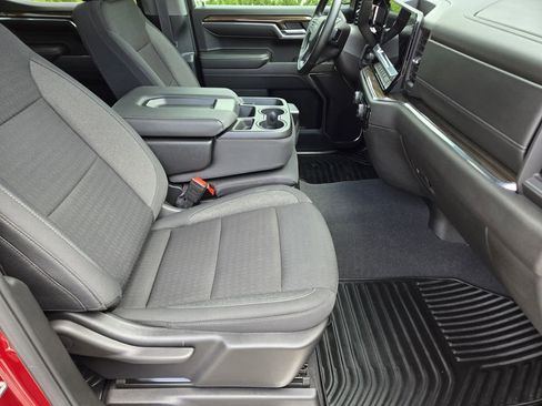 Used 2024 Chevrolet Silverado 1500 RST w/ Z71 Off-Road Package image 16