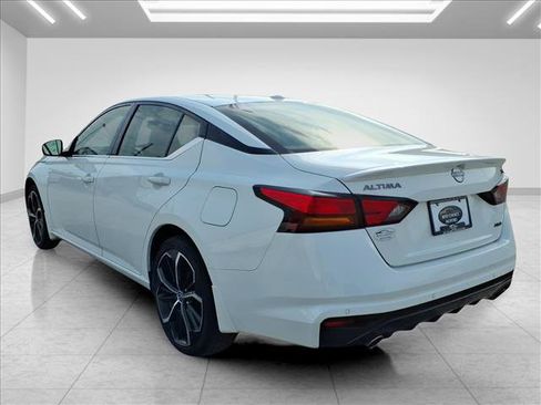 Used 2024 Nissan Altima 2.5 SR AWD/4WD image 8