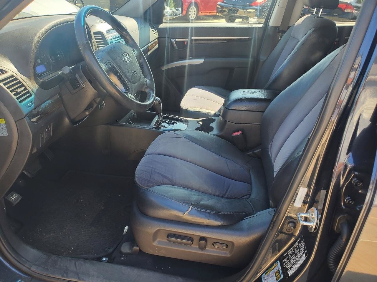 Used 2011 Hyundai Santa Fe SE FWD image 15