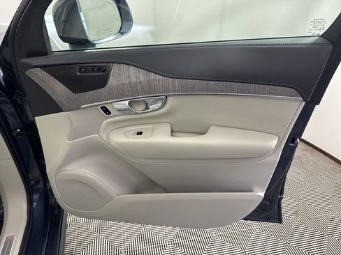 Used 2023 Volvo XC90 T8 Ultimate image 13