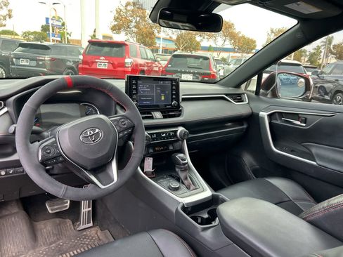 Used 2021 Toyota RAV4 SE w/ Weather & Moonroof Package image 37