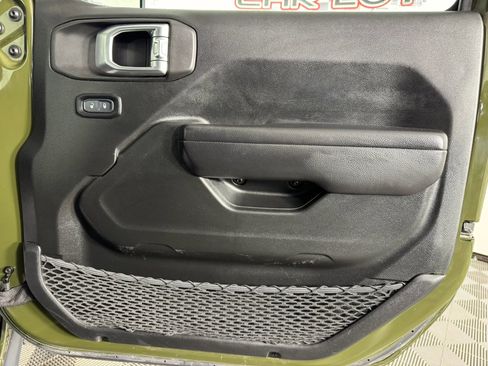 Used 2023 Jeep Gladiator Sport AWD/4WD image 39