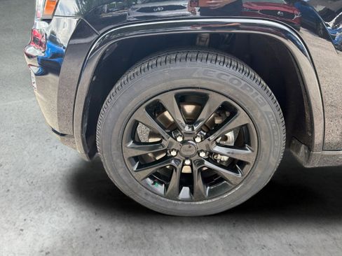 Used 2021 Jeep Grand Cherokee Laredo X RWD image 10