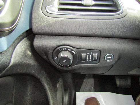 Used 2016 Chrysler 200 S w/ Navigation & Sound Group I image 19