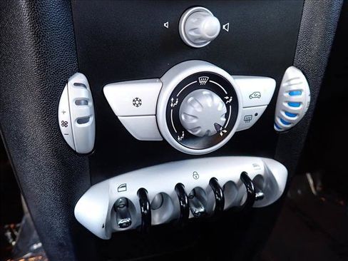 Used 2010 MINI Cooper Hardtop FWD image 16