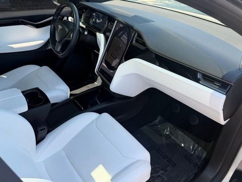 Used 2018 Tesla Model X 100D image 34