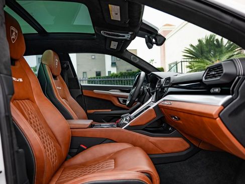 Used 2024 Lamborghini Urus S AWD/4WD image 35