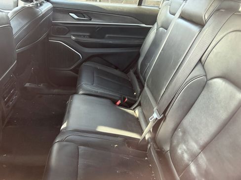 Used 2022 Jeep Grand Cherokee L Limited w/ Black Appearance Package RWD image 9