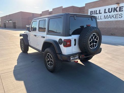 Used 2025 Jeep Wrangler Unlimited Rubicon w/ Convenience Group AWD/4WD image 10