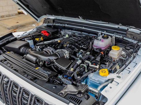 Used 2025 Jeep Wrangler Unlimited Rubicon image 40