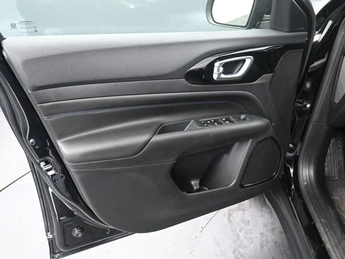 New 2026 Jeep Compass Latitude image 12