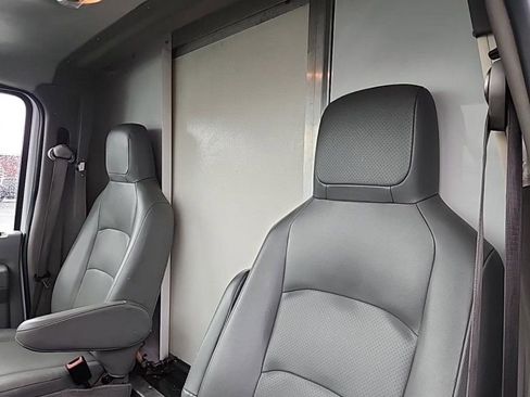 Used 2017 Ford E-350 and Econoline 350 Super Duty w/ Power Windows & Locks Group image 12