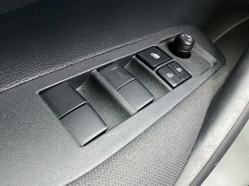 Used 2025 Toyota Corolla LE FWD image 17