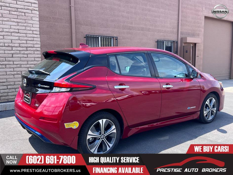Used 2018 Nissan Leaf SV w/ SV Technology Package FWD image 4