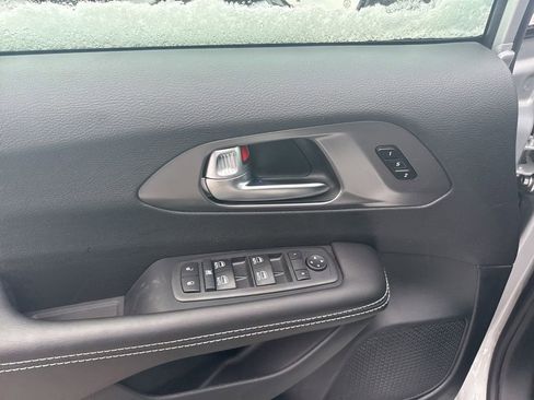 New 2026 Chrysler Pacifica Select image 17