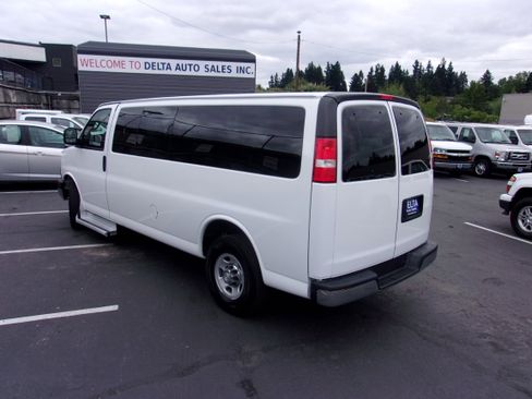 Used 2016 Chevrolet Express 3500 LT w/ LT Preferred Equipment Group image 10
