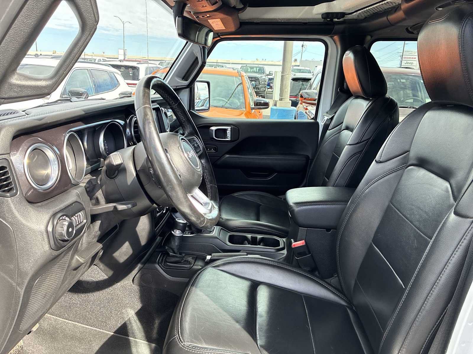 Used 2021 Jeep Wrangler Unlimited Sahara AWD/4WD image 13