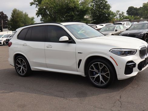 Used 2022 BMW X5 xDrive45e w/ M Sport Package AWD/4WD image 4
