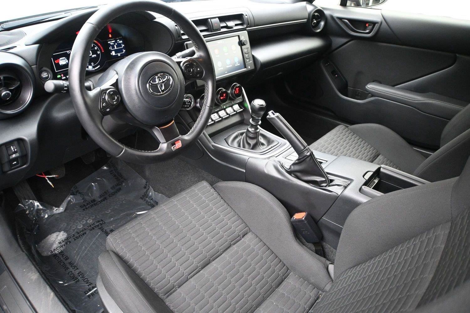 Used 2024 Toyota GR86 RWD image 3