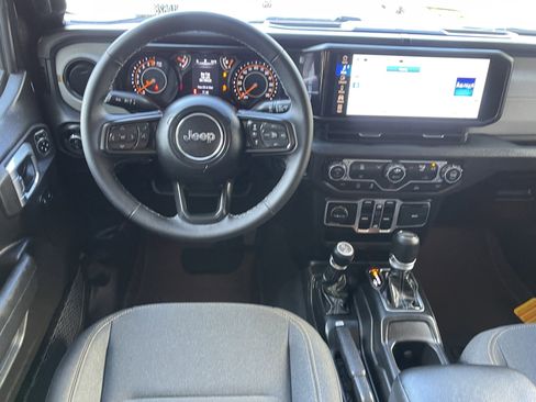 New 2026 Jeep Gladiator Sport AWD/4WD image 18