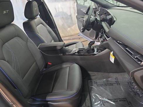 New 2026 Buick Envista Sport Touring w/ Convenience I Package FWD image 10