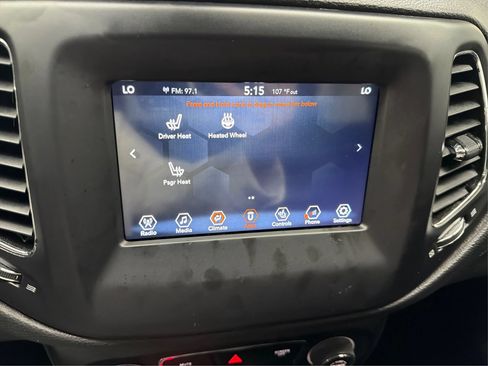 Used 2019 Jeep Compass Latitude w/ Cold Weather Group FWD image 20