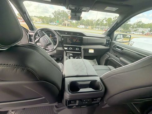 New 2026 GMC Sierra 1500 AT4X w/ AT4X AEV Edition AWD/4WD image 10