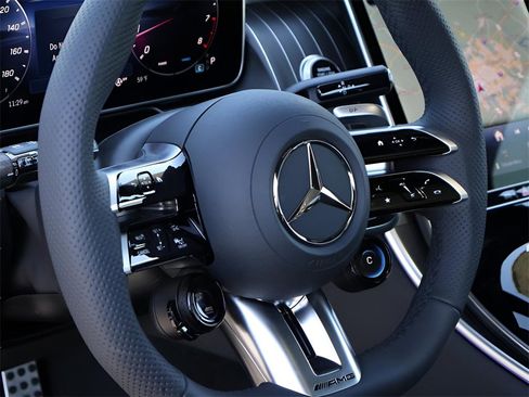 New 2025 Mercedes-Benz GLC 43 AMG 4MATIC image 22