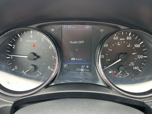 Used 2021 Nissan Rogue Sport S image 18